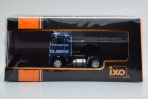 Freightliner COE Kék Fehér IXO 1:43 TR111 Fém – 4. kép a 4-ből