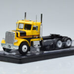 Freightliner FLC120 64T Sárga IXO 1:43 TR116