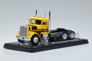 Freightliner FLC120 64T Sárga IXO 1:43 TR116