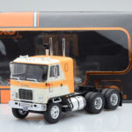GMC Astro 95 Bézs Fehér IXO 1:43 - image 5 of 5