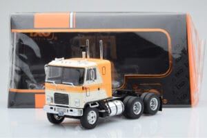 GMC Astro 95 Bézs Fehér IXO 1:43 TR167 Fém – 5. kép a 5-ből