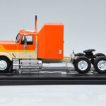 GMC General Narancs IXO 1:43 TR129 - image 3 of 6