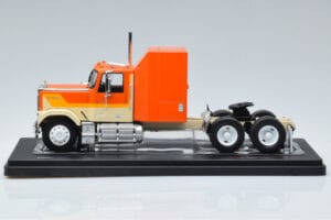 GMC General Narancs IXO 1:43 TR129 Fém – 3. kép a 6-ből