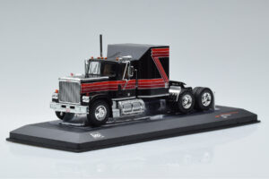 GMC General Piros Fekete IXO 1:43 TR102