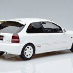 Honda Civic Type R EK9 Fehér Otto 1:18 OT264 Gyanta - image 2 of 7