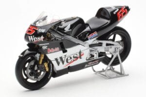 Honda NSR500 West Honda Pons #65 L. Capirossi 500cc World Championship 2001 Minichamps 1:12 122016165 Fém – 2. kép a 4-ből