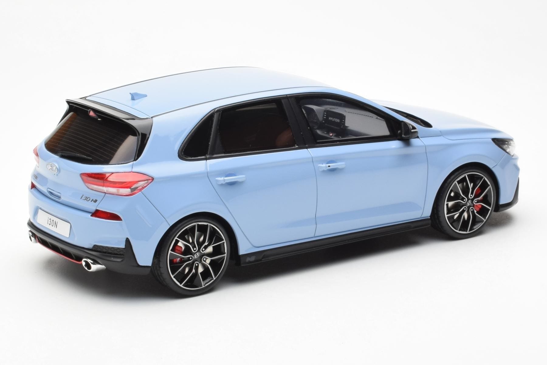 Hyundai i30 N Világoskék Otto 1:18 OT425 Gyanta – 2. kép a 6-ből