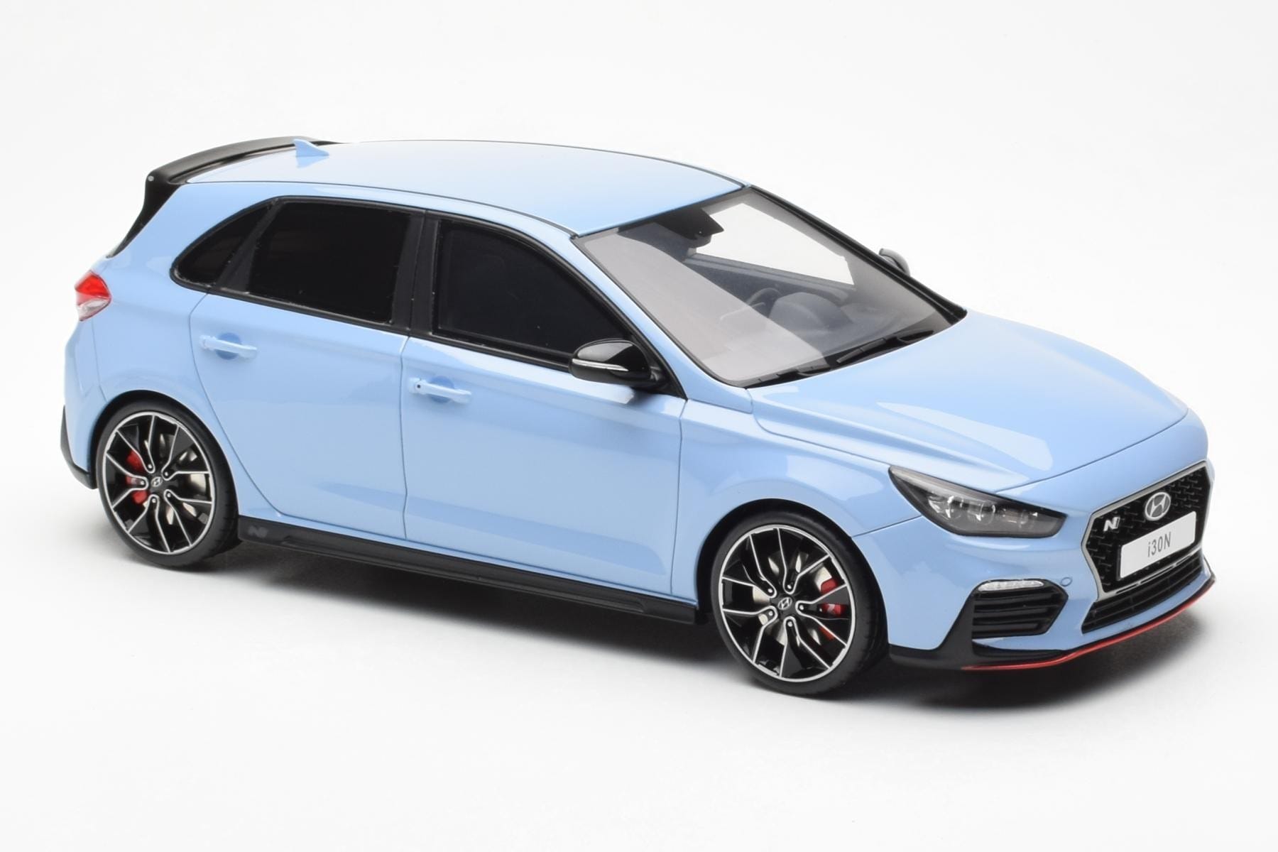 Hyundai i30 N Világoskék Otto 1:18 OT425 Gyanta – 4. kép a 6-ből