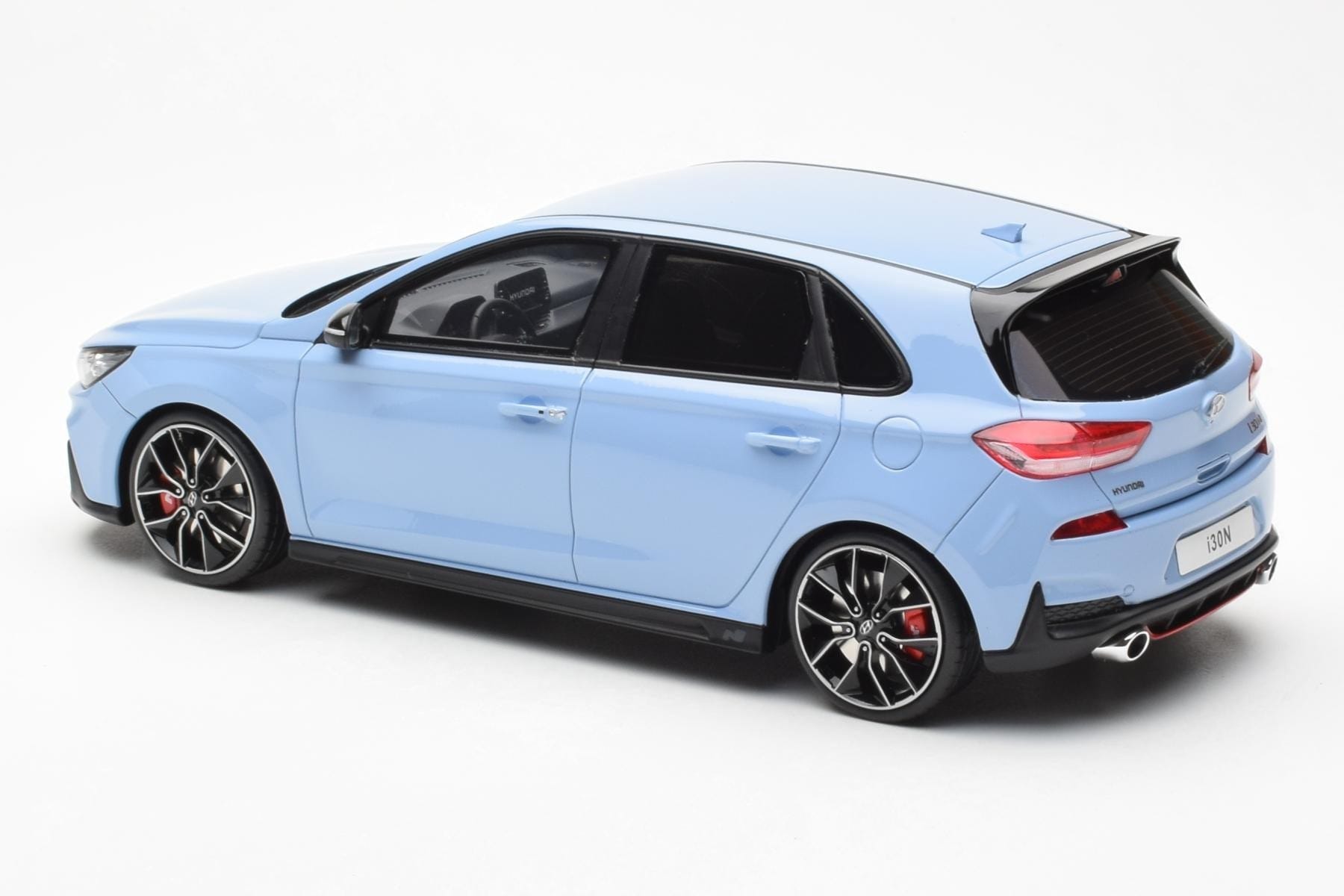 Hyundai i30 N Világoskék Otto 1:18 OT425 Gyanta – 5. kép a 6-ből