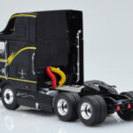 International Eagle Cabover Fekete IXO 1:43 - image 4 of 5