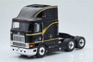 International Eagle Cabover Fekete IXO 1:43 TR169