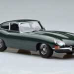 Jaguar E-Type Series 1 British Racing Zöld KK-Scale 1:18 - image 4 of 6