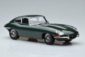 Jaguar E-Type Series 1 British Racing Zöld KK-Scale 1:18 KKDC180431 Fém – 4. kép a 6-ből
