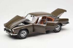Jaguar XJ6 Series 1 4.2 Sable Barna Paragon 1:18 2011004 Fém – 2. kép a 8-ből