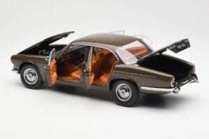 Jaguar XJ6 Series 1 4.2 Sable Barna Paragon 1:18 2011004 Fém – 5. kép a 8-ből