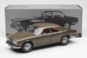 Jaguar XJ6 Series 1 4.2 Sable Barna Paragon 1:18 2011004 Fém – 8. kép a 8-ből