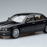 Jaguar XJ6 X350 Ebony Fekete Almost Real 1:18