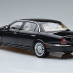 Jaguar XJ6 X350 Ebony Fekete Almost Real 1:18 - image 6 of 11