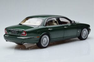 Jaguar XJ6 X350 Racing Zöld Almost Real 1:18 810502 Fém – 3. kép a 13-ből