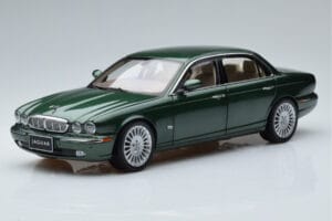 Jaguar XJ6 X350 Racing Zöld Almost Real 1:18 810502