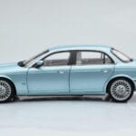 Jaguar XJ6 X350 Seafrost Világoskék Almost Real 1:18 - image 6 of 11
