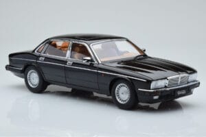 Jaguar XJ6 XJ40 Ebony Fekete Almost Real 1:18 810543 Fém – 6. kép a 11-ből