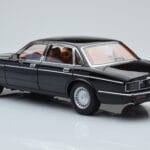 Jaguar XJ6 XJ40 Ebony Fekete Almost Real 1:18 - image 7 of 11