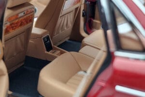 Jaguar XJ6 XJ40 Flamenco Piros Almost Real 1:18 810541 Fém – 10. kép a 11-ből