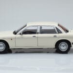 Jaguar XJ6 XJ40 Glacier Fehér Almost Real 1:18 - image 4 of 11