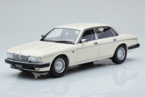 Jaguar XJ6 XJ40 Glacier Fehér Almost Real 1:18 810542