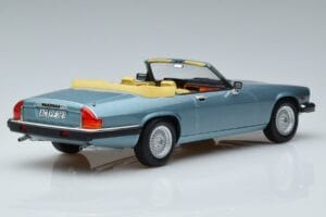 Jaguar XJS V12 Kabrió Világoskék Metál Norev 1:18 182635 Fém – 2. kép a 6-ből