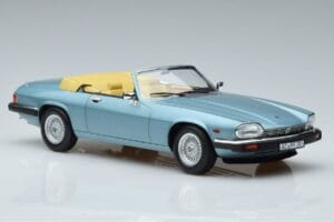 Jaguar XJS V12 Kabrió Világoskék Metál Norev 1:18 182635 Fém – 4. kép a 6-ből