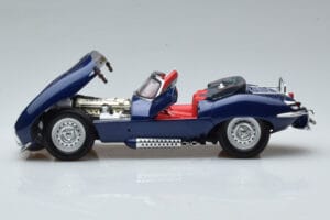 Jaguar XKSS Kék AUTOart 1:18 73510 Fém – 4. kép a 9-ből