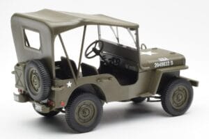 Jeep Willys Ponyvával UT Models 1:18 180149002 Fém – 2. kép a 6-ből