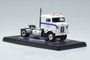 Kenworth Bullnose Ross Mackie Transport Fehér IXO 1:43 TR063 Fém – 4. kép a 6-ből