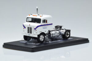 Kenworth Bullnose Ross Mackie Transport Fehér IXO 1:43 TR063