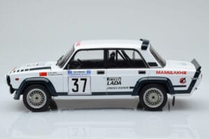 Lada 2105 VFTS #37 H. Ohu Rally Acropolis 1983 IXO 1:18 18RMC145 Fém – 3. kép a 6-ből
