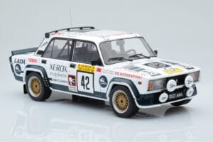 Lada 2105 VFTS #42 S. Brundza Rally 1000 Lakes 1984 IXO 1:18 18RMC146 Fém – 4. kép a 6-ből