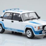 Lada 2105 VFTS Fehér IXO 1:18 - image 4 of 6