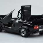 Lamborghini Countach LP5000S Fekete AUTOart 1:18 - image 3 of 10