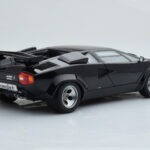 Lamborghini Countach LP5000S Fekete AUTOart 1:18 - image 4 of 10