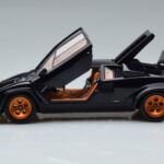 Lamborghini Countach LP500S Walter Wolf Sötétkék Kyosho 1:18 - image 4 of 11