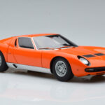 Lamborghini Miura SV Narancssárga AUTOart 1:18 - image 6 of 8