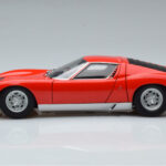 Lamborghini Miura SV Piros AUTOart 1:18 - image 5 of 8