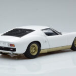 Lamborghini Miura SV Fehér AUTOart 1:18 - image 3 of 8