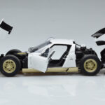 Lamborghini Miura SV Fehér AUTOart 1:18 - image 4 of 8