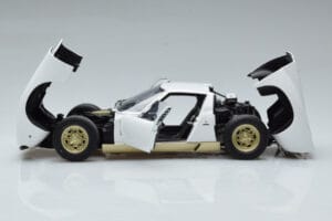 Lamborghini Miura SV Fehér AUTOart 1:18 74544 Fém – 4. kép a 8-ből