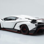 Lamborghini Veneno Fehér AUTOart 1:18 - image 7 of 8