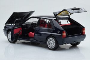Lancia Delta HF Integrale Club Italia Kék Kyosho 1:18 08343SC Fém – 3. kép a 8-ből