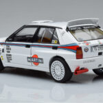 Lancia Delta HF Integrale Evoluzione Test Car Kyosho 1:18 - image 6 of 9